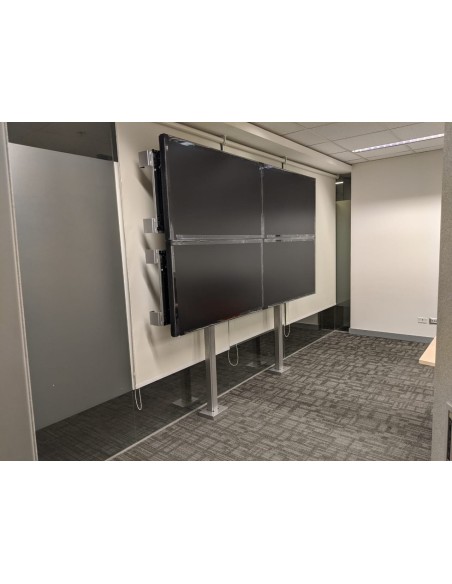 Pilares a piso, a techo,  gabinetes, estructuras videowall, hasta 86", modulos led