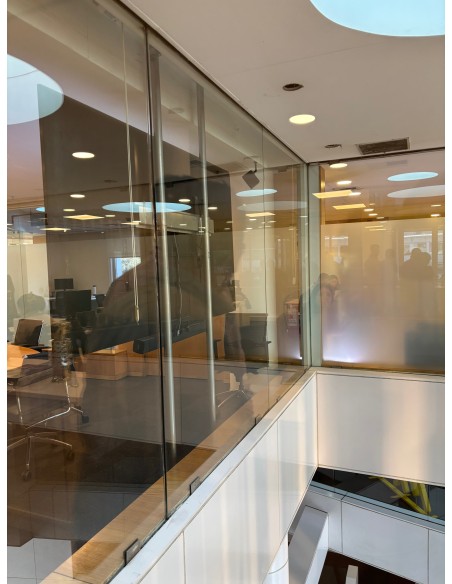 Pilares a piso, a techo,  gabinetes, estructuras videowall, hasta 86", modulos led